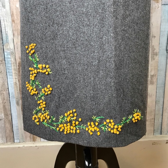 Dolce Gabbana D&G Embroidered Wool Pencil Skirt - Picture 3 of 8